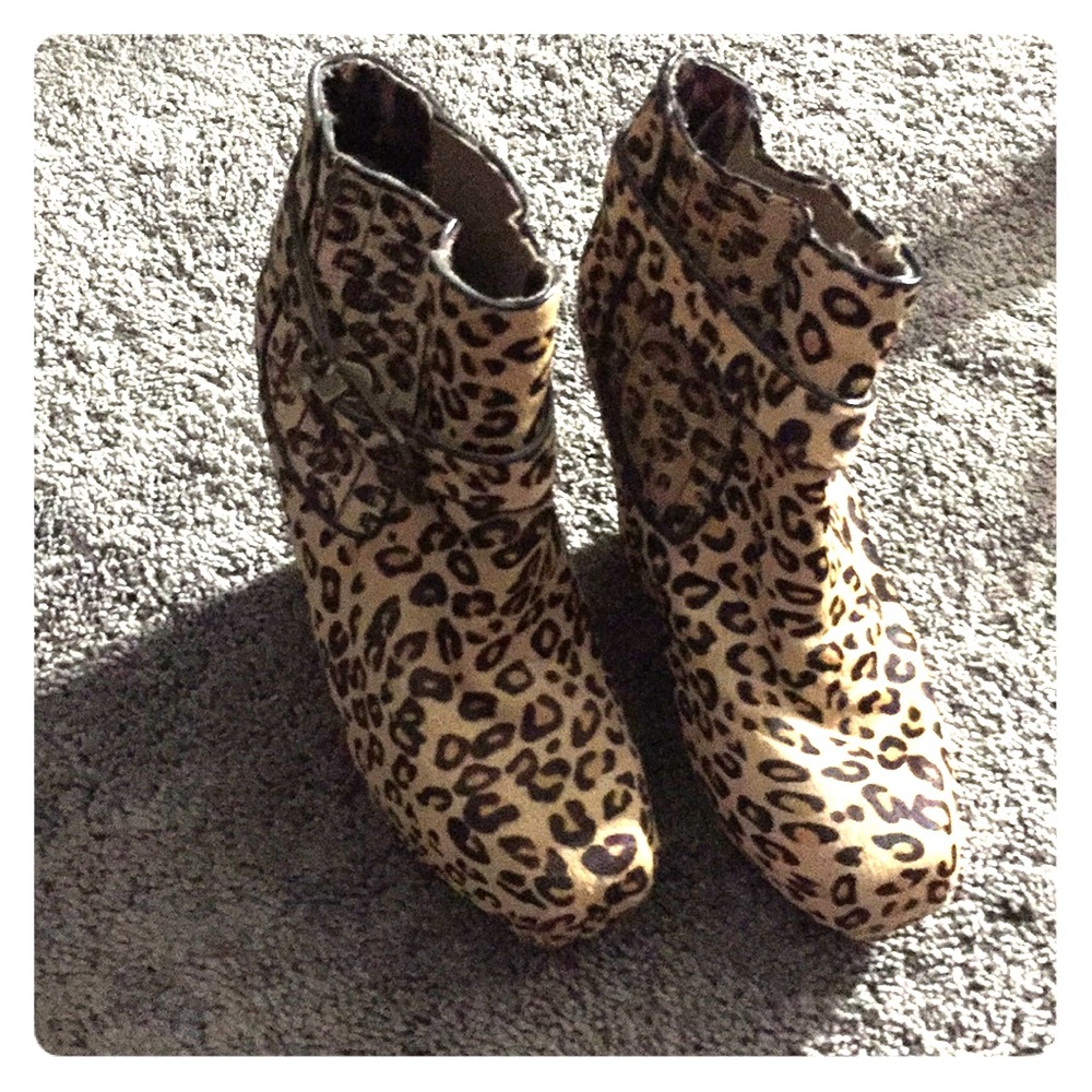 Betsy  johnson cheetah boots